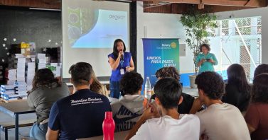 Ação educativa leva conhecimento sobre tratamento de água para jovens em Holambra